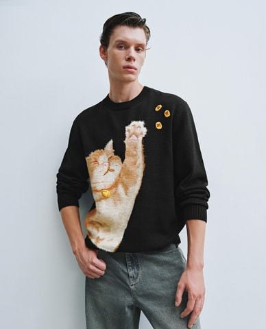  URBAN REVIVO - Áo sweatshirt nam cổ tròn tay dài phối họa tiết 