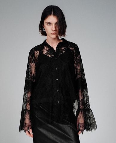  URBAN REVIVO - Áo kiểu nữ ren ống loe xuyên thấu 2 In 1 