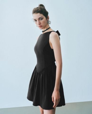  URBAN REVIVO - Đầm sát nách mini thời thượng 