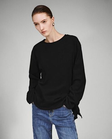  URBAN REVIVO - Áo kiểu nữ cổ tròn tay dài xoắn eo 