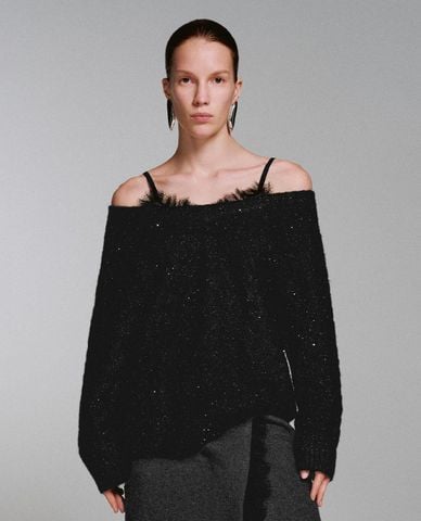  URBAN REVIVO - Áo dệt kim nữ trễ vai ánh kim 