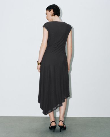  URBAN REVIVO - Đầm midi cổ thuyền tà lệch 