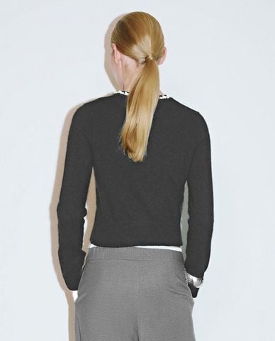  URBAN REVIVO - Áo dệt kim nữ cổ tròn tay dài đính đá 