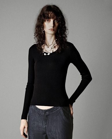  URBAN REVIVO - Áo dệt kim nữ cổ tròn tay dài 