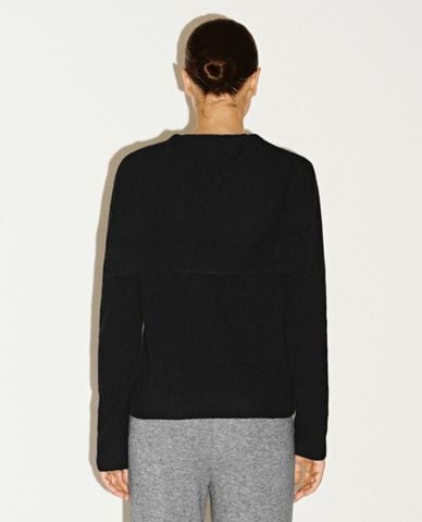  URBAN REVIVO - Áo dệt kim nữ cổ tròn tay dài thắt khăn 