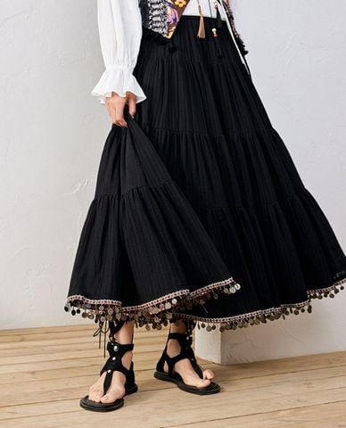  URBAN REVIVO - Chân váy xếp tầng maxi dáng xòe 