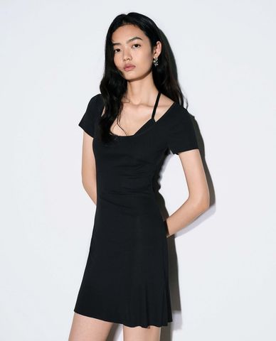  URBAN REVIVO - Đầm body mini cổ yếm buộc dây 