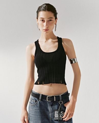  URBAN REVIVO - Áo ba lỗ nữ dệt kim phom croptop 