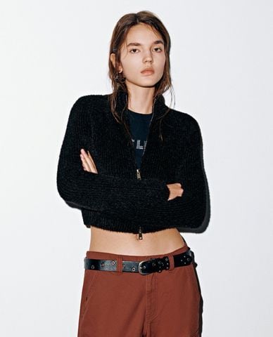  URBAN REVIVO - Áo khoác cardigan nữ cổ cao phom croptop 