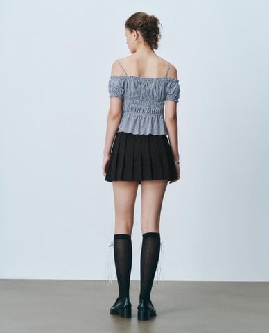  URBAN REVIVO - Chân váy xếp li mini phối khóa cài 