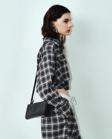  URBAN REVIVO - Áo sơ mi nữ phom croptop kẻ caro 