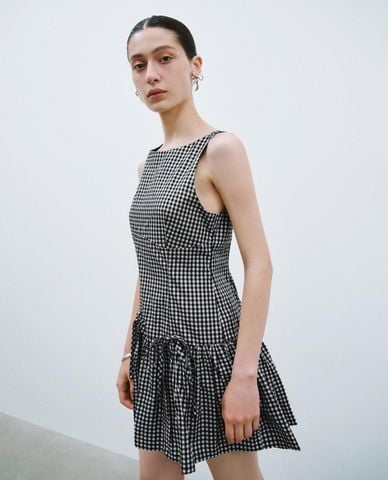  URBAN REVIVO - Đầm xếp tầng mini họa tiết caro 