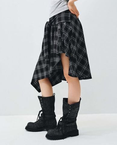  URBAN REVIVO - Chân váy midi bất đối xứng thắt nút kẻ caro 