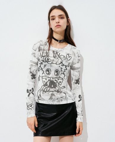  URBAN REVIVO - Áo thun nữ tay dài họa tiết graffiti 