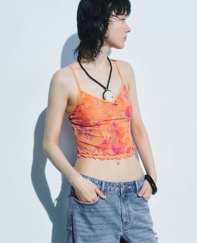  URBAN REVIVO - Áo hai dây nữ viền bèo phom croptop 