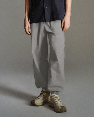  URBAN REVIVO - Quần jogger nam lưng thun phối dây rút 