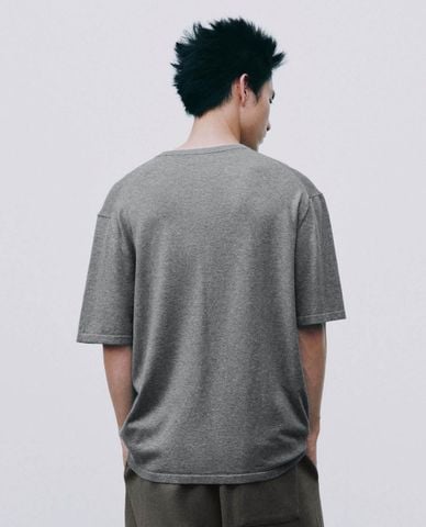  URBAN REVIVO - Áo thun nam cổ tròn tay ngắn phom suông 