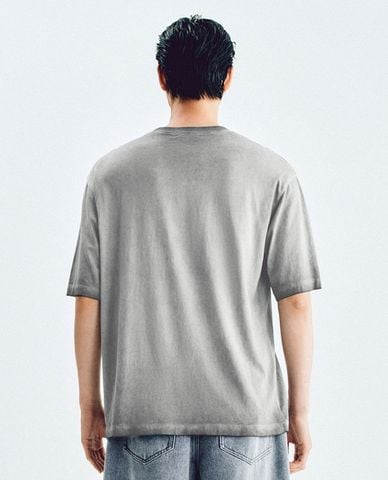  URBAN REVIVO - Áo thun nam cổ tròn tay ngắn in chữ 