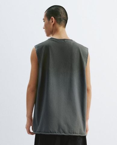  URBAN REVIVO - Áo sát nách nam cổ tròn in họa tiết 