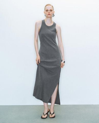  URBAN REVIVO - Đầm sát nách midi cổ tròn cut out 