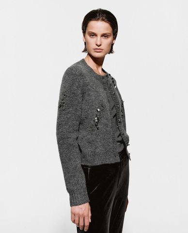  URBAN REVIVO - Áo khoác cardigan nữ cổ tròn tay dài đính hạt 