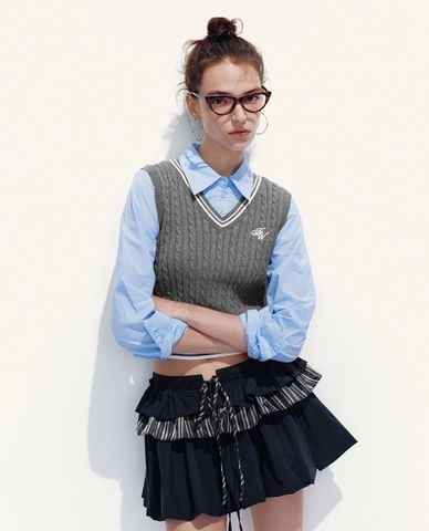  URBAN REVIVO - Áo dệt kim nữ cổ bẻ tay dài 2 In 1 