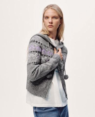  URBAN REVIVO - Áo khoác dệt kim nữ phối mũ họa tiết nordic 