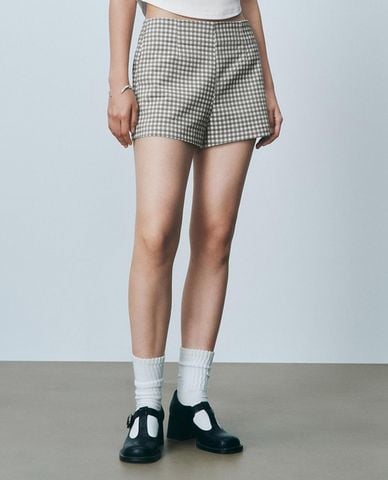  URBAN REVIVO - Quần short ngắn nữ lưng cao sọc caro 
