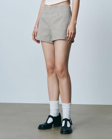  URBAN REVIVO - Quần short ngắn nữ lưng cao sọc caro 