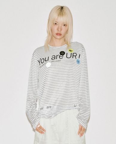  URBAN REVIVO - Áo thun nữ cổ tròn tay dài kẻ sọc 