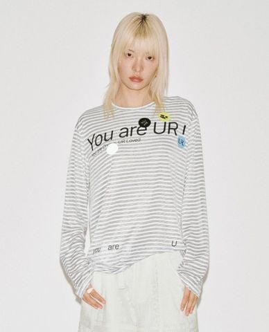  URBAN REVIVO - Áo thun nữ cổ tròn tay dài kẻ sọc 