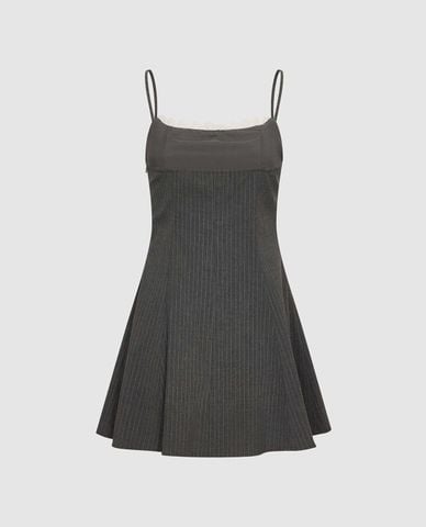  URBAN REVIVO - Đầm hai dây mini xếp li cổ ren kẻ sọc 