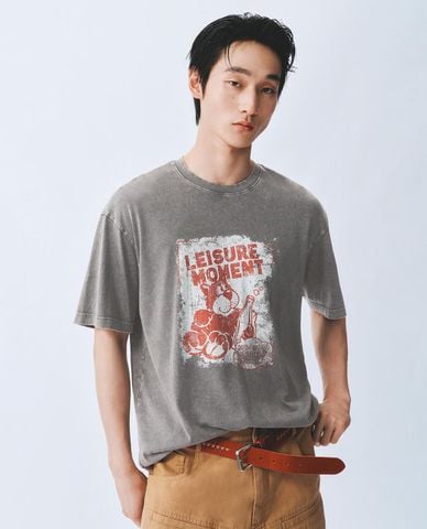  URBAN REVIVO - Áo thun nam cổ tròn tay ngắn in hình 