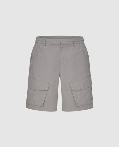  URBAN REVIVO - Quần short nam ống rộng phối túi hiện đại 