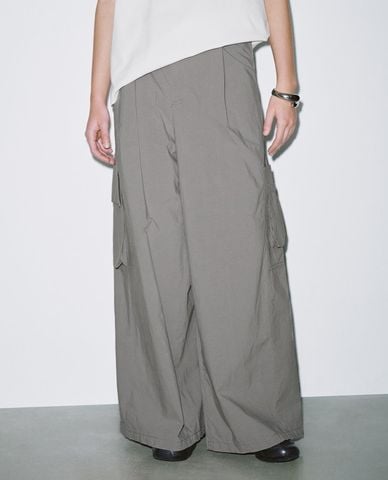  URBAN REVIVO - Quần nữ ống rộng phối túi hộp 