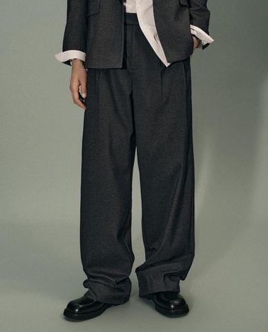  URBAN REVIVO - Quần nam ống rộng xếp li cổ điển 