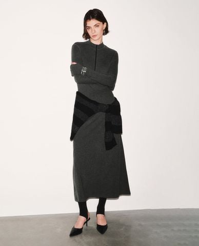  URBAN REVIVO - Đầm midi cổ đứng tay dài khóa kéo 