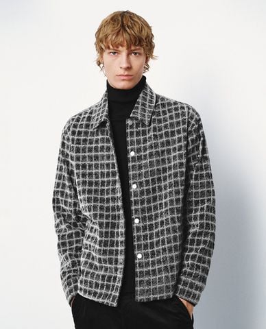  URBAN REVIVO - Áo khoác sơ mi nam tay dài họa tiết caro 