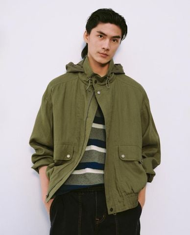  URBAN REVIVO - Áo khoác phối mũ nam túi hộp thanh lịch 