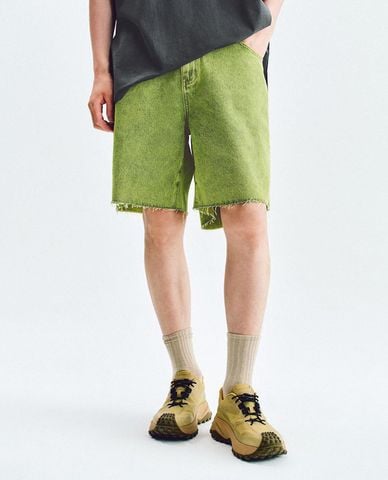  URBAN REVIVO - Quần short jeans nam ống rộng Vogue 