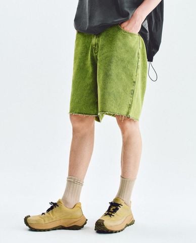  URBAN REVIVO - Quần short jeans nam ống rộng Vogue 