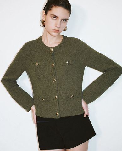  URBAN REVIVO - Áo khoác nữ cardigan cổ tròn hiện đại 