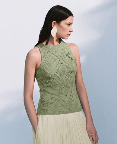  URBAN REVIVO - Áo sát nách nữ dệt kim cổ tròn phối nút 