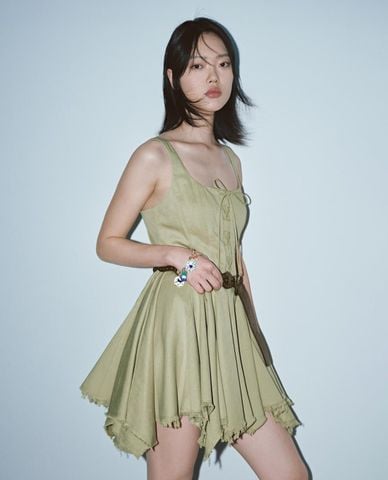  URBAN REVIVO - Đầm hai dây mini corset buộc dây 
