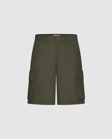  URBAN REVIVO - Quần short nam ngang gối phối túi hộp 