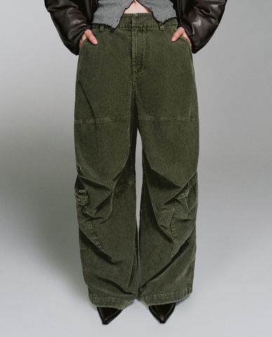  URBAN REVIVO - Quần nữ ống rộng xếp nếp phối túi hộp 