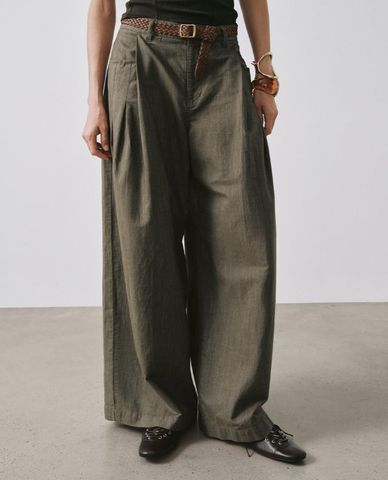  URBAN REVIVO - Quần jeans nữ ống rộng kèm thắt lưng 