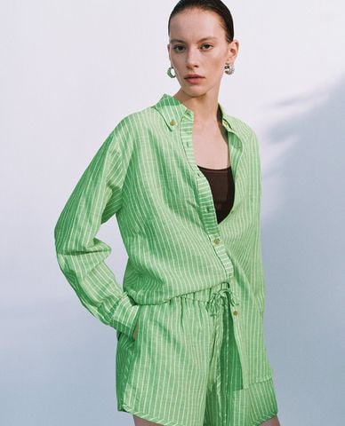  URBAN REVIVO - Áo sơ mi nữ cổ bẻ tay dài kẻ sọc 