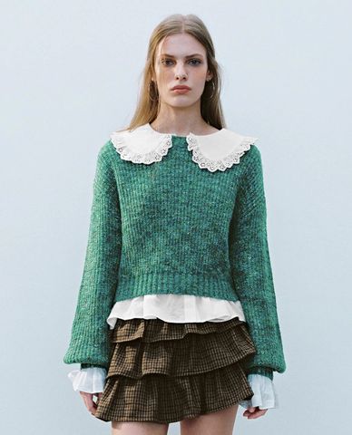  URBAN REVIVO - Áo sweater nữ cổ tròn tay dài phom croptop 