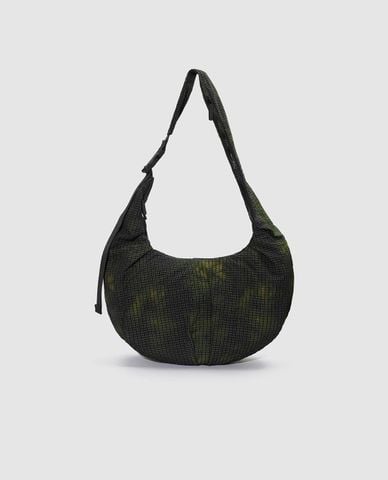  URBAN REVIVO - Túi đeo chéo nam hình bán nguyệt 